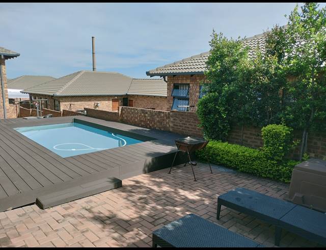 3 BEDROOM FREEHOLD FOR SALE IN DIE HEUWEL